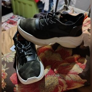 🎈BEBE🎈BUY 1 GET 1 FREE🎈Platform Sneakers SZ 7